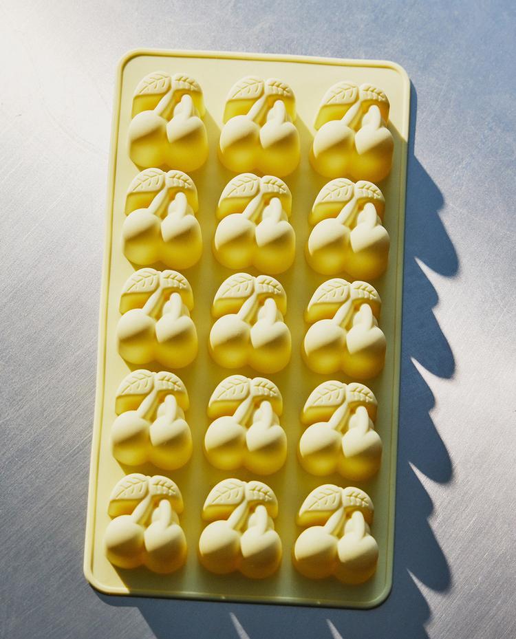 SILICONE CHERRIES ICE BUCKET TRAY 15 ICE CUBES