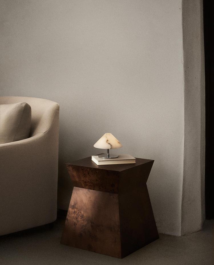 GEOMETRIC ROOT WOOD TABLE