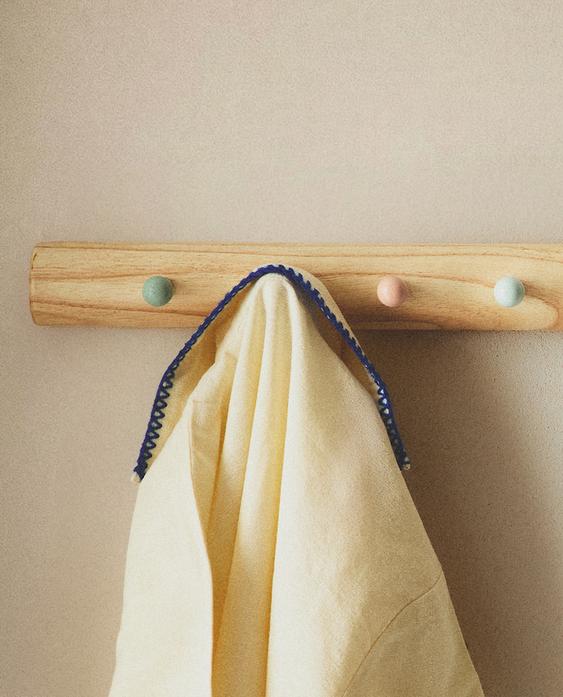KIDS' MULTICOLOURED WALL HANGER