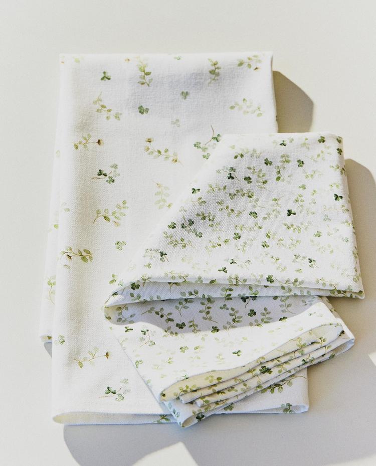 PACK OF FLORAL COTTON TEA TOWELS (PACK OF 2)