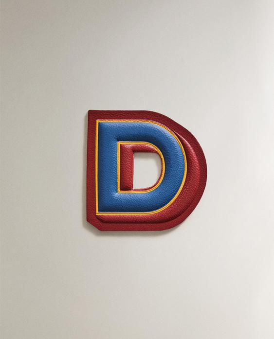 字母 D 皮革贴片