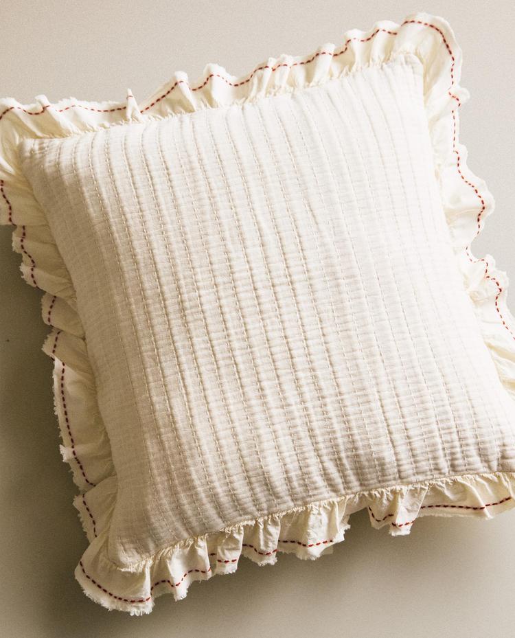 KIDS' TEXTURED CUSHION COVER WITH RUFFLE TRIM