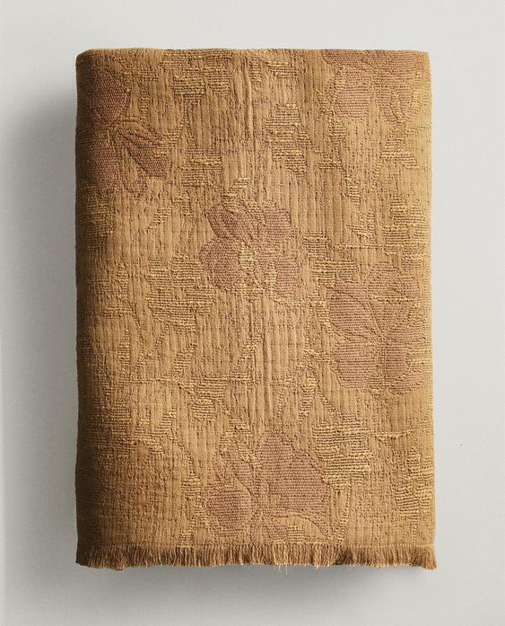 FLORAL JACQUARD THROW