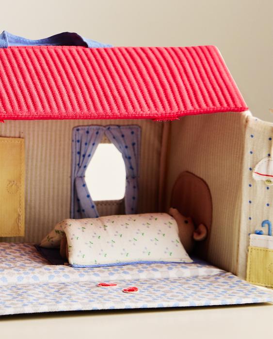 KIDS’ TOY HOUSE