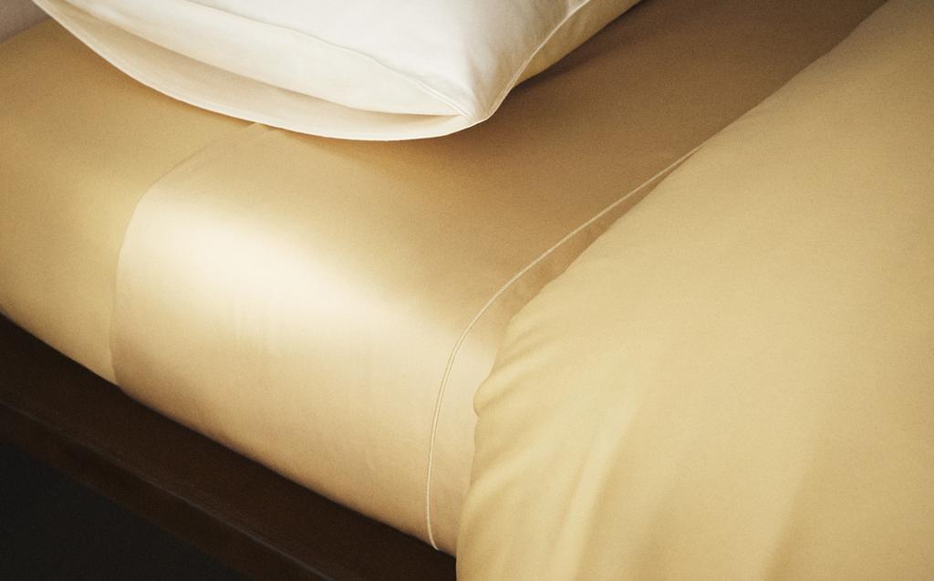 SATEEN FLAT SHEET WITH TRIM (300 THREAD COUNT)