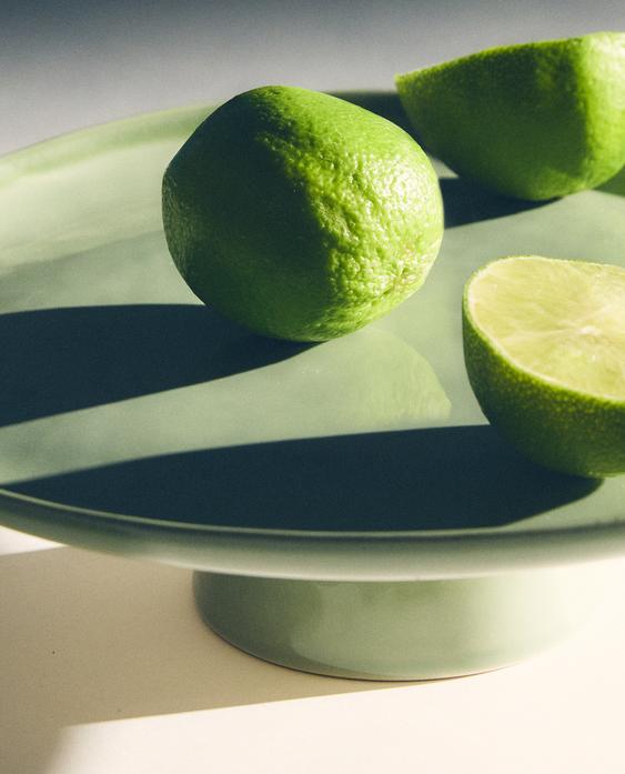 STONEWARE CAKE DISH