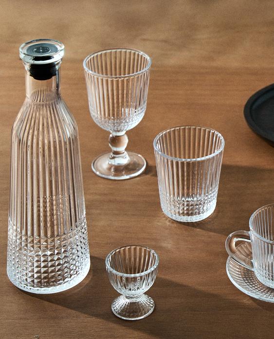 RAISED GEOMETRIC DESIGN GLASSWARE