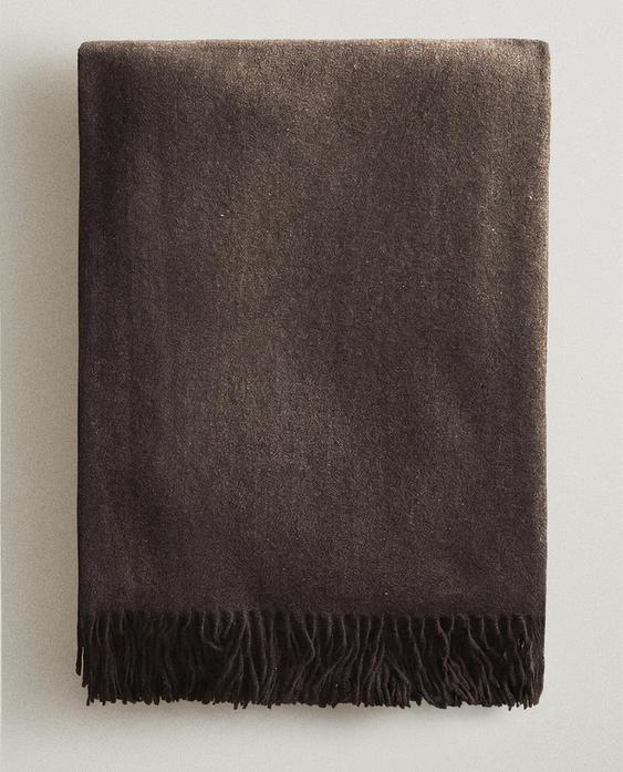 FRINGED SOFT THROW