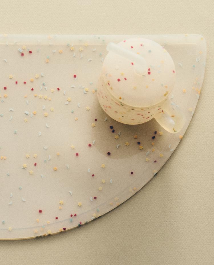 KIDS' SILICONE CONFETTI PLACEMAT