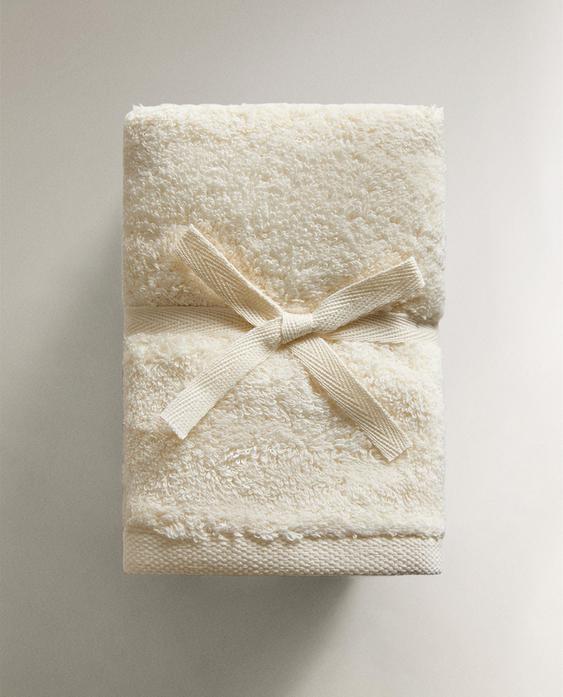 PACK OF HIGH-QUALITY COTTON HAND TOWELS (PACK OF 3)