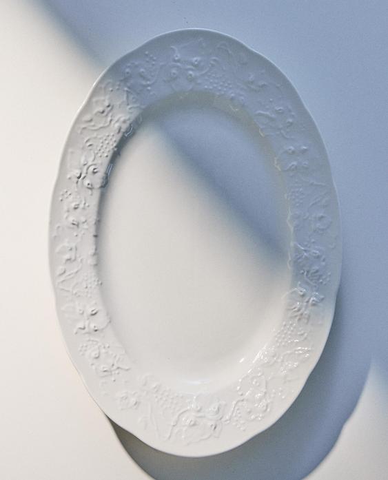 GRAPE PORCELAIN SERVING DISH