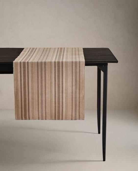 STRIPED TABLE RUNNER