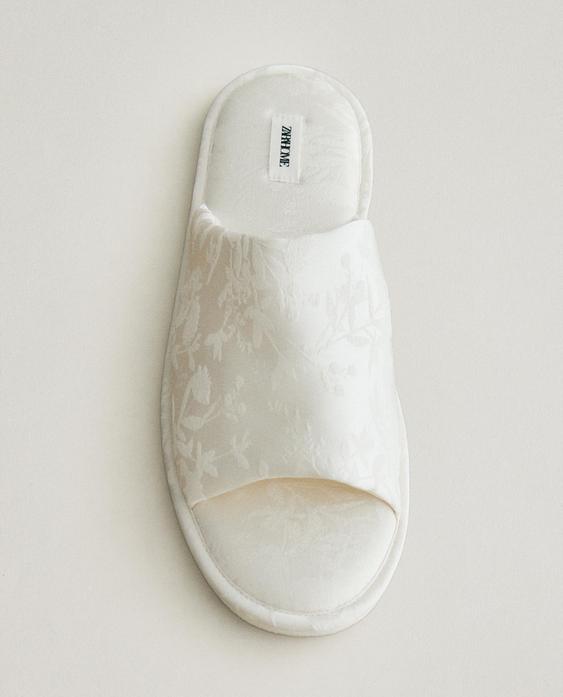 JACQUARD SLIDERS