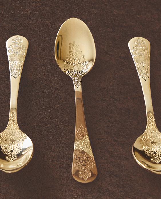 SET OF ENGRAVED DESSERT SPOONS (SET OF 4)