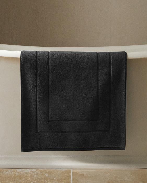 COTTON BATH MAT