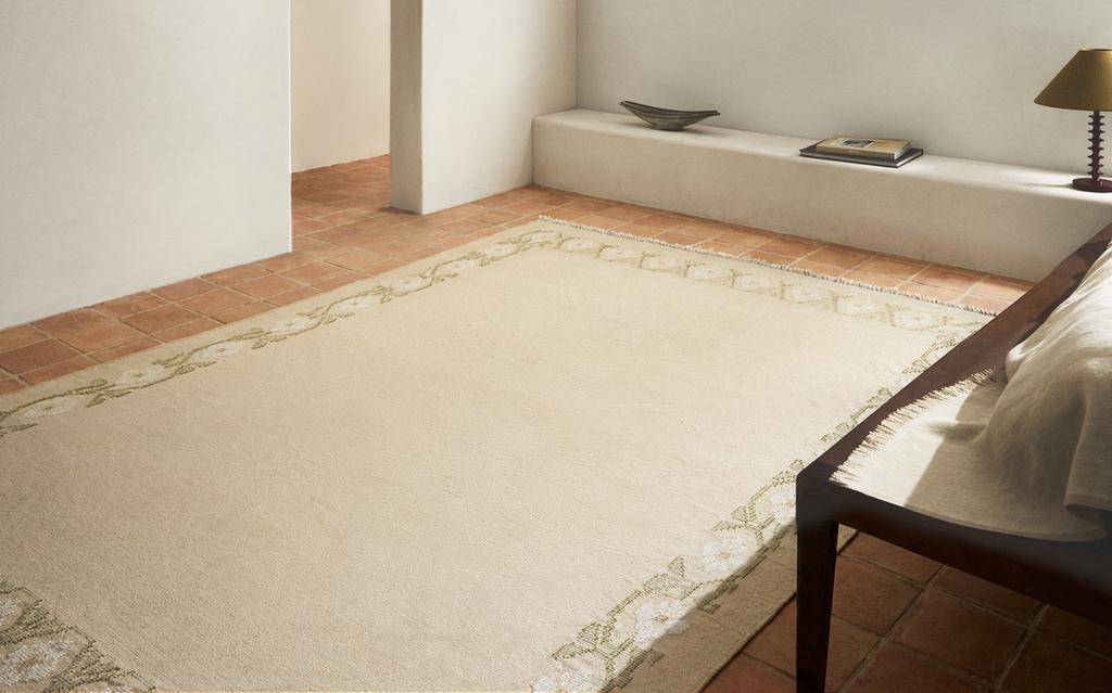 FLORAL JACQUARD RUG