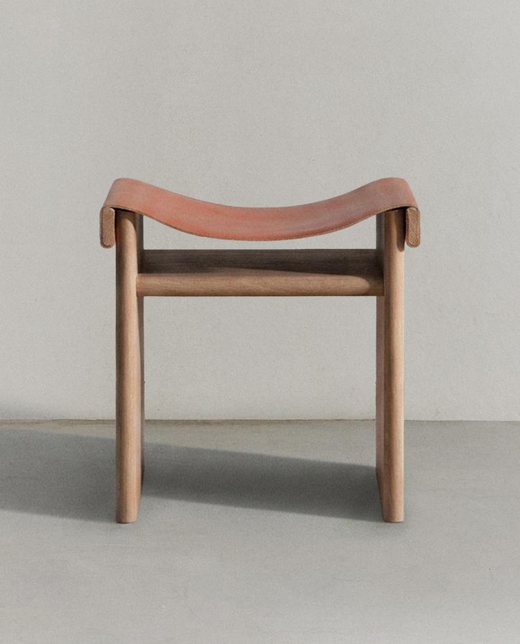 STOOL 02