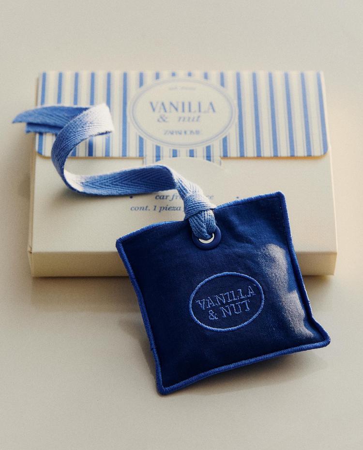 VANILLA & NUT CAR AND WARDROBE AIR FRESHER