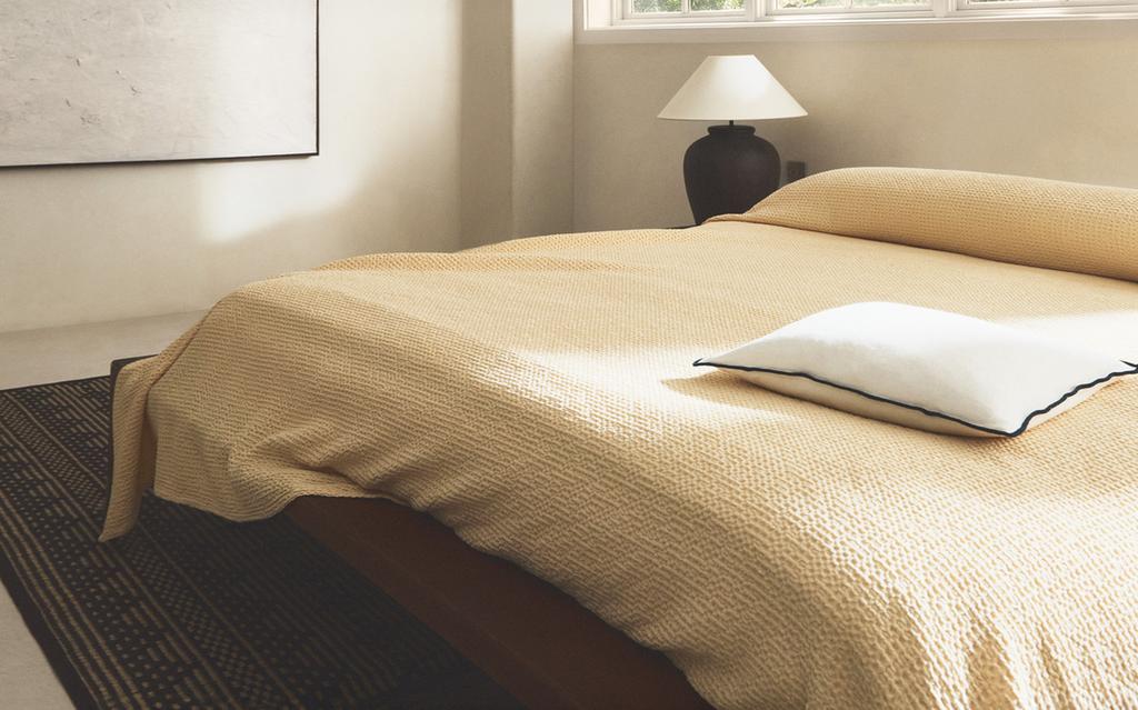 MINI WAFFLE KNIT BEDSPREAD