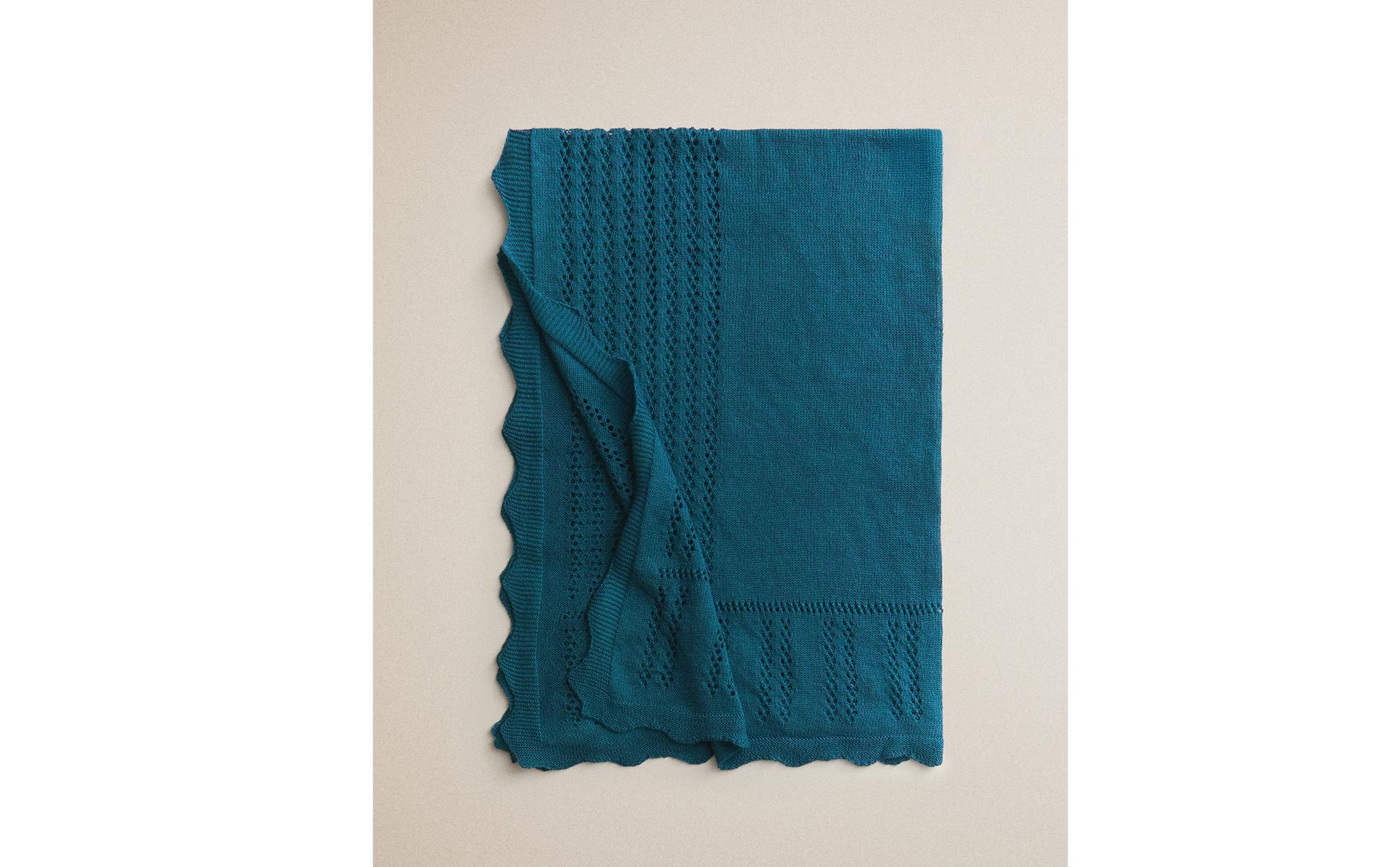 KNIT BABY BLANKET