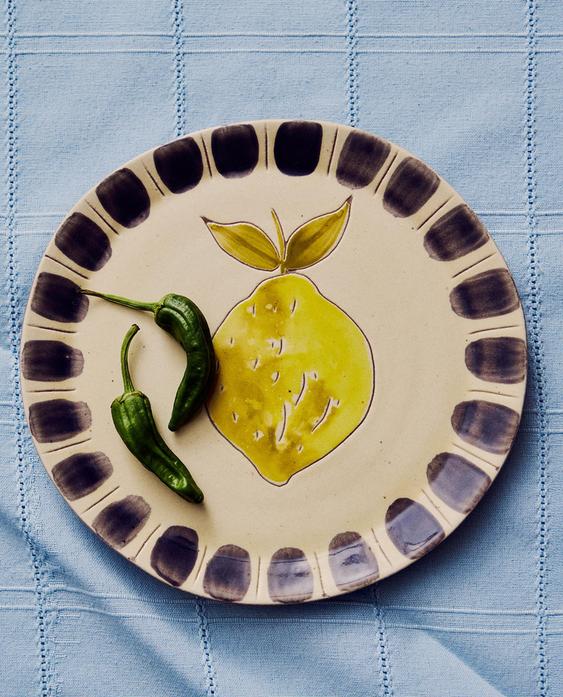 EARTHENWARE DESSERT PLATE WITH FRUIT DESIGN