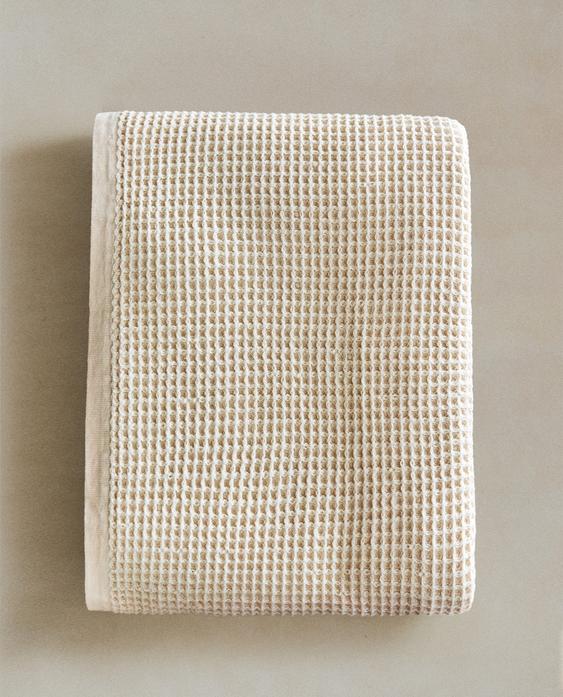 WAFFLE-KNIT COTTON BATH TOWEL