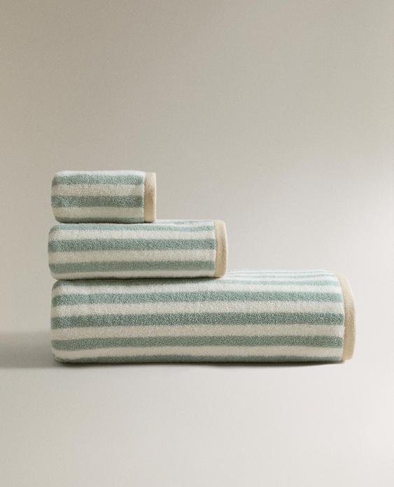 REVERSIBLE STRIPED BATH TOWEL