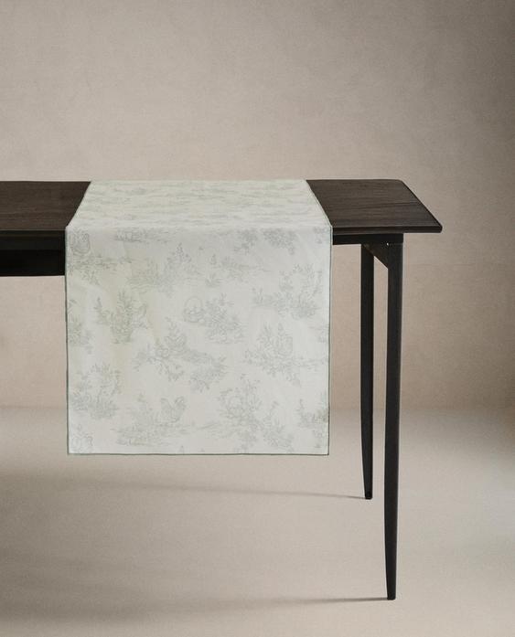 RESIN-COATED TOILE TABLE RUNNER