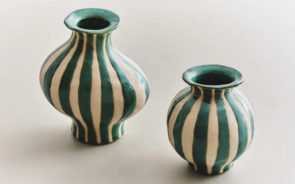 IRREGULAR DECORATIVE CERAMIC VASE