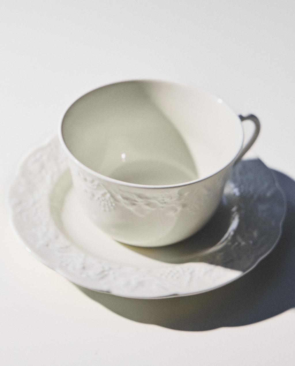 GRAPE PORCELAIN TEACUP AND SAUCER