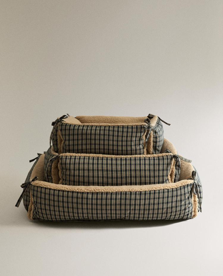 GINGHAM PET BED