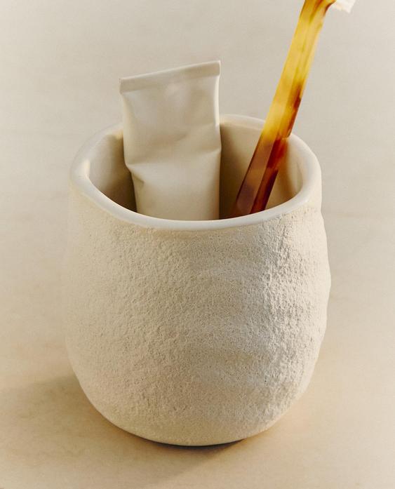 TEXTURED CERAMIC TOOTHBRUSH HOLDER