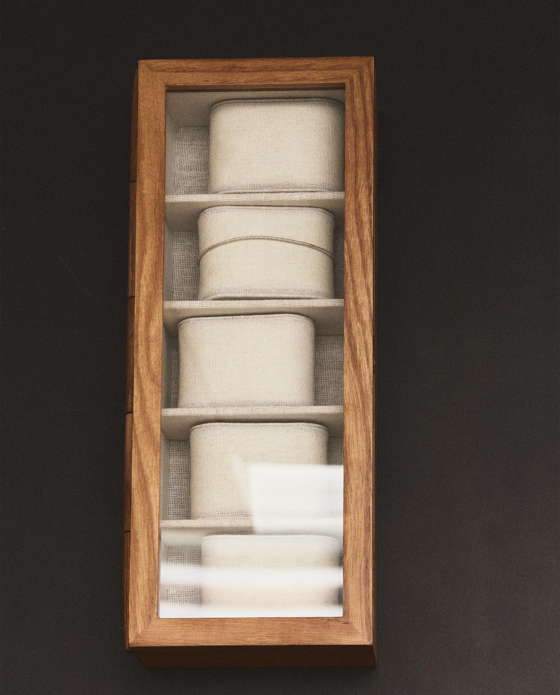 WOODEN WATCH BOX