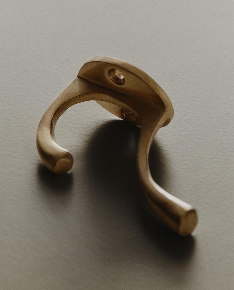 GOLD METALLIC HOOK