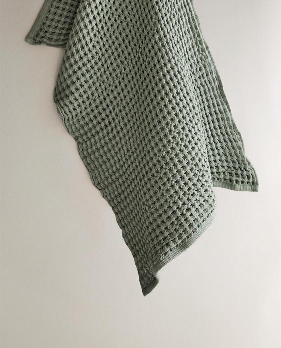 WAFFLE-KNIT TEA TOWEL