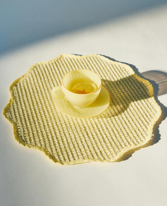 YELLOW FLORAL PAPER PLACEMAT