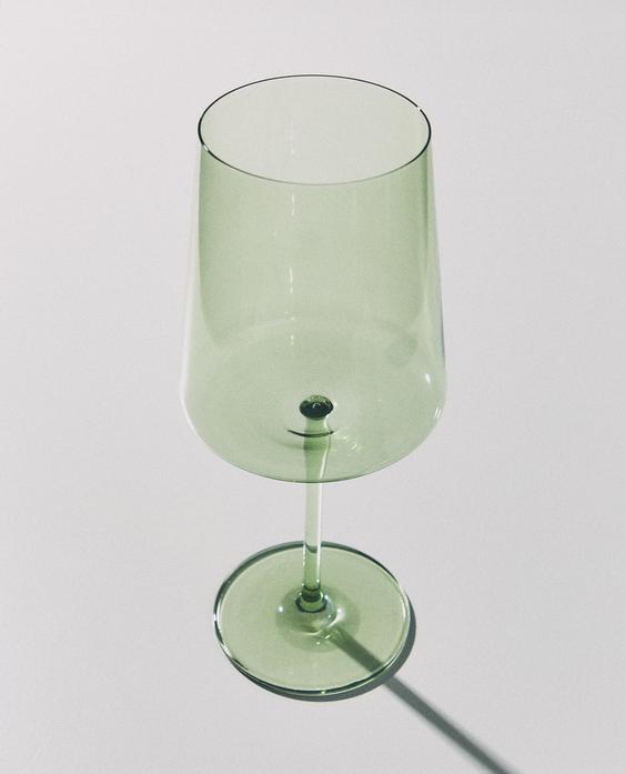 CONICAL CRYSTALLINE WINE GLASS