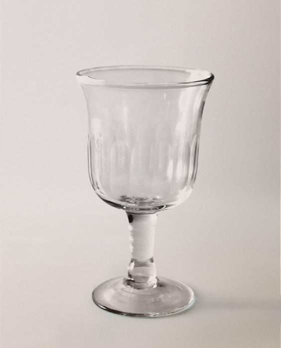 VERTICAL RAISED DESIGN WINE GLASS