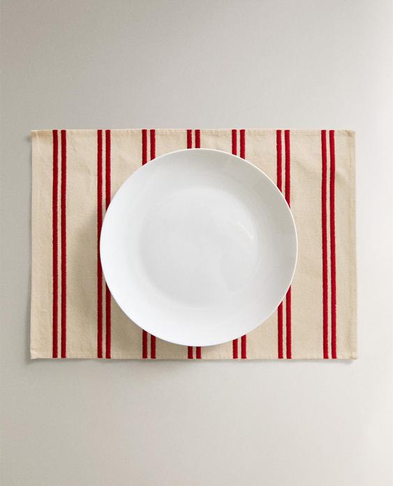 EMBROIDERED DOUBLE STRIPE PLACEMAT