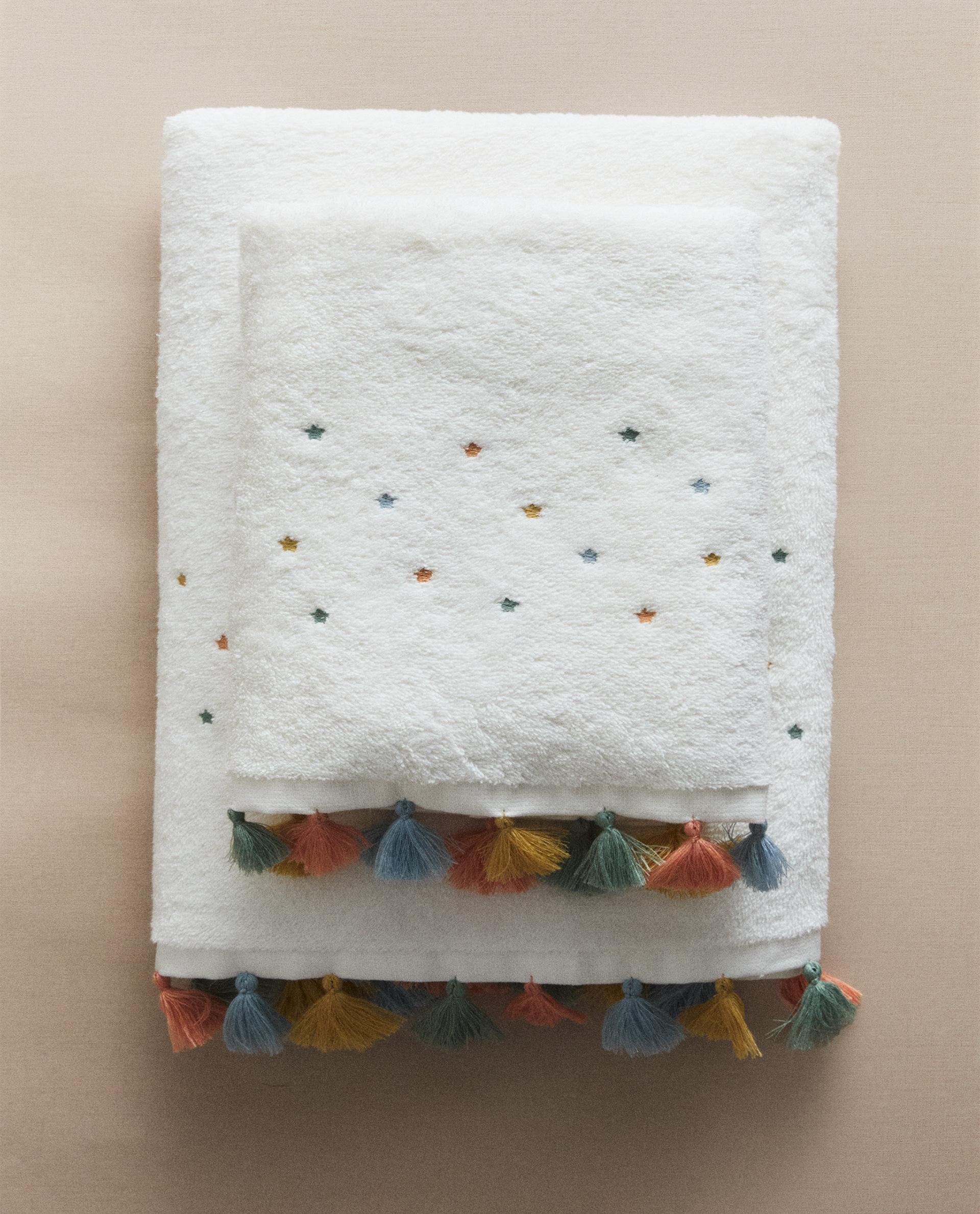 KIDS' TASSEL BATH TOWEL