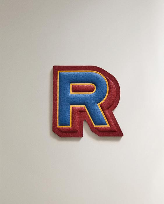 字母R皮革贴片