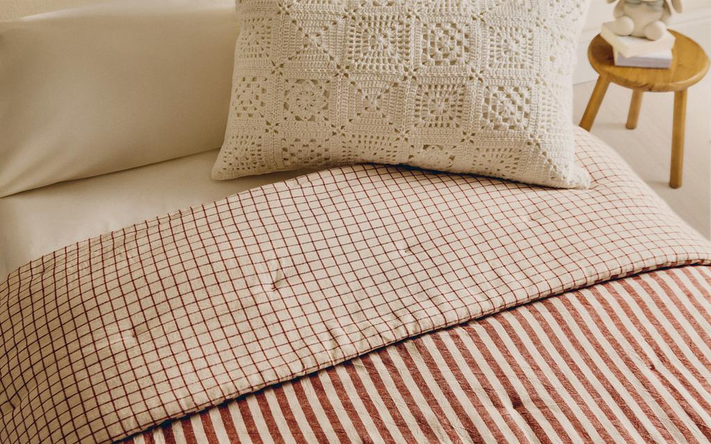 KIDS' STRIPED LINEN AND COTTON QUILTED BEDSPREAD