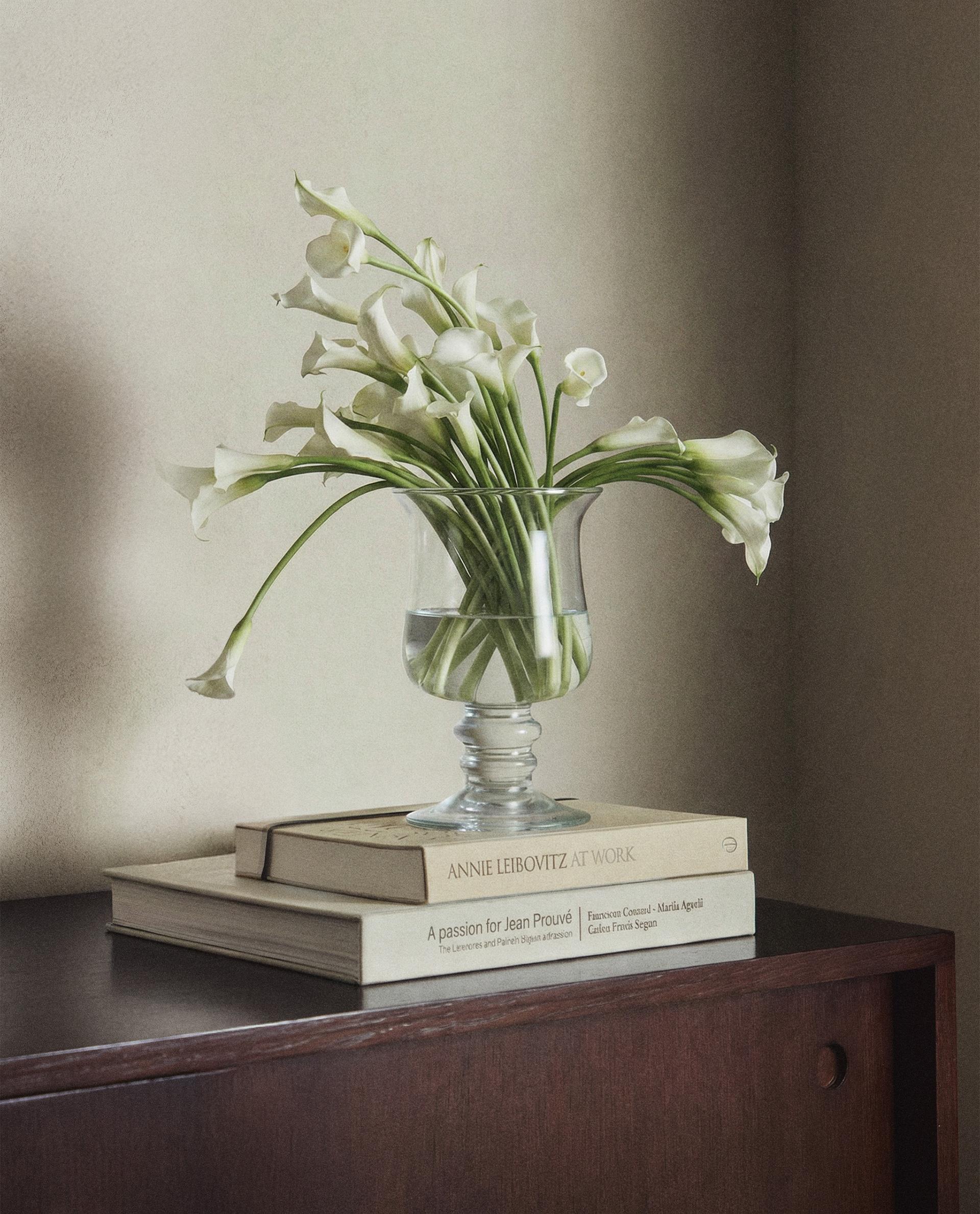 GOBLET GLASS VASE