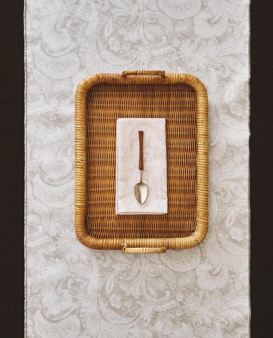 RESIN-COATED PAISLEY PRINT TABLE RUNNER