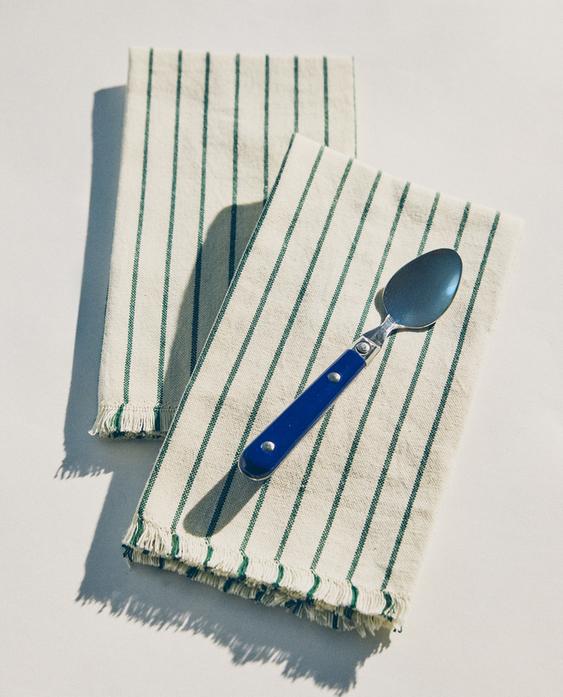 PACK OF STRIPED AND FRINGED NAPKINS (PACK OF 2)