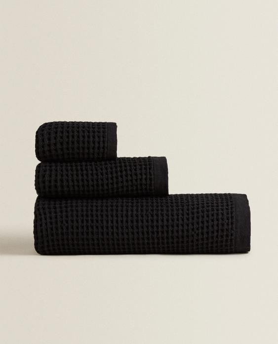 WAFFLE-KNIT COTTON BATH TOWEL