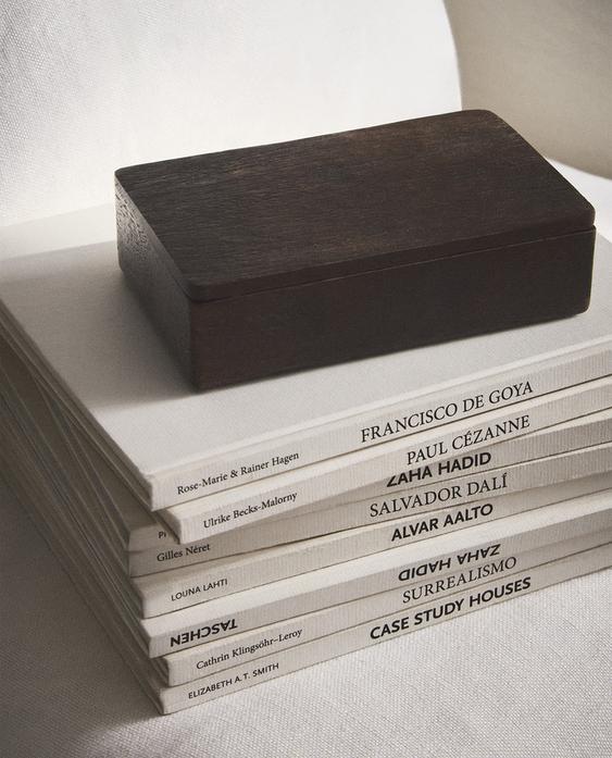 MAGNETIC WOODEN BOX