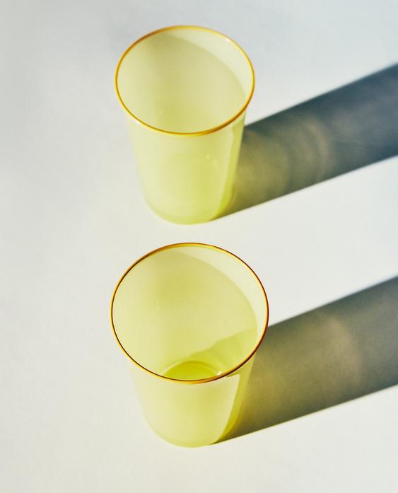 COLOURED GLASS TUMBLER