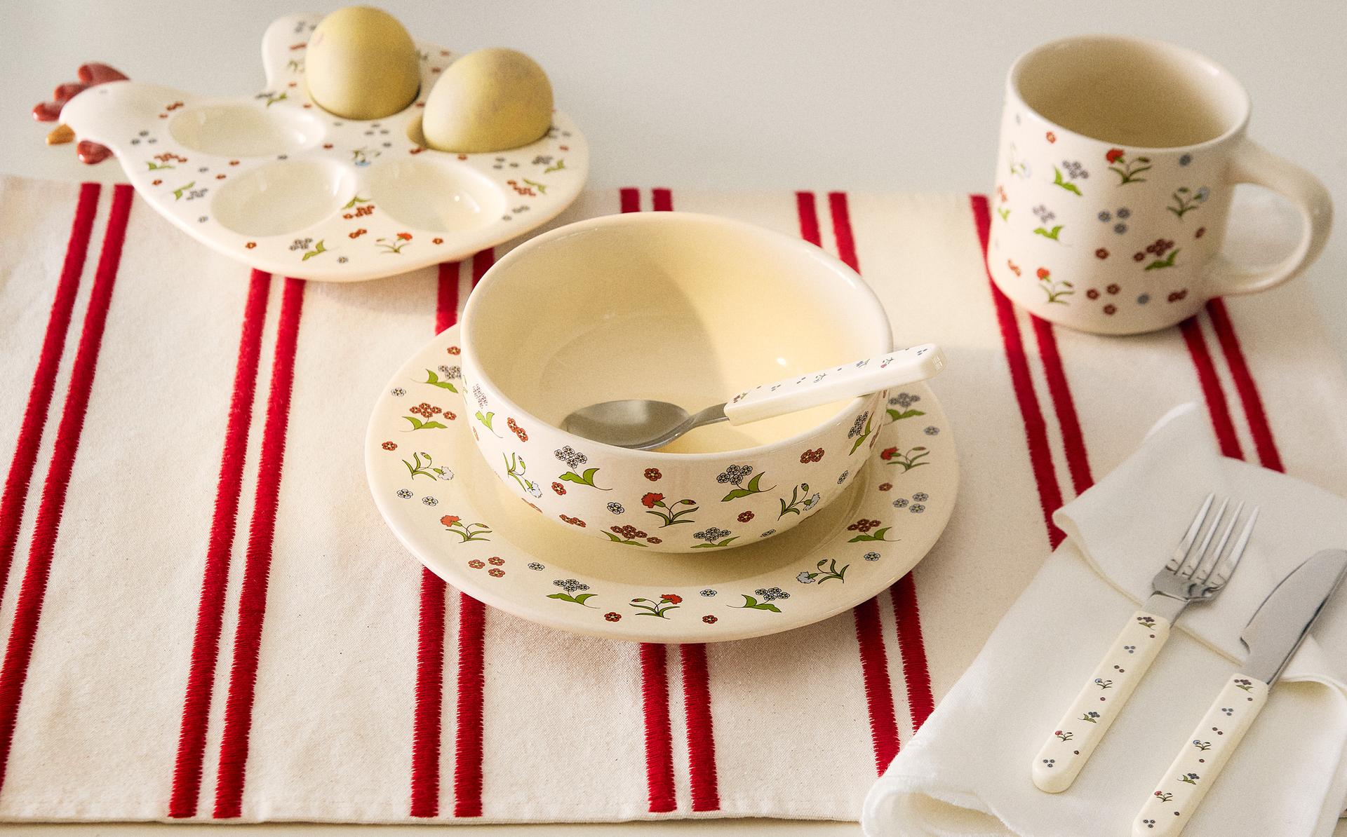 CHILDREN'S FLORAL HEN DINNER SET