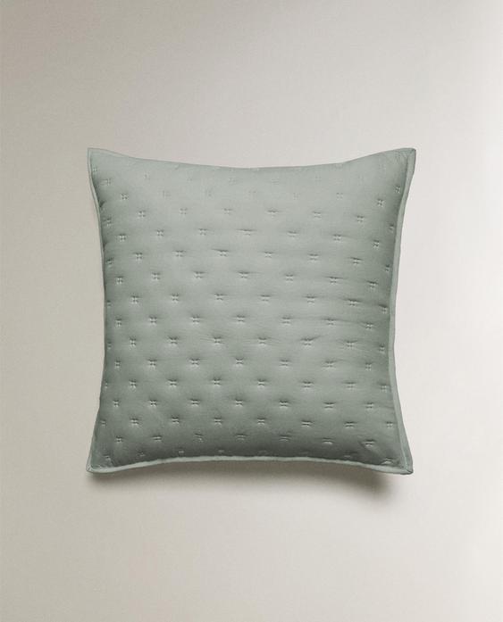 QUILTED CUSHION COVER WITH DOTS